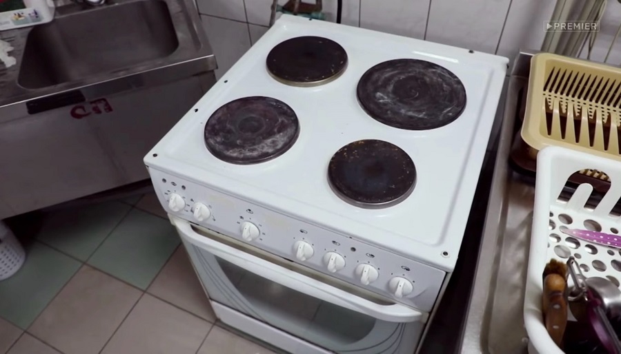 Какие проблемы были у Белый попугай до прихода Ивлева?
